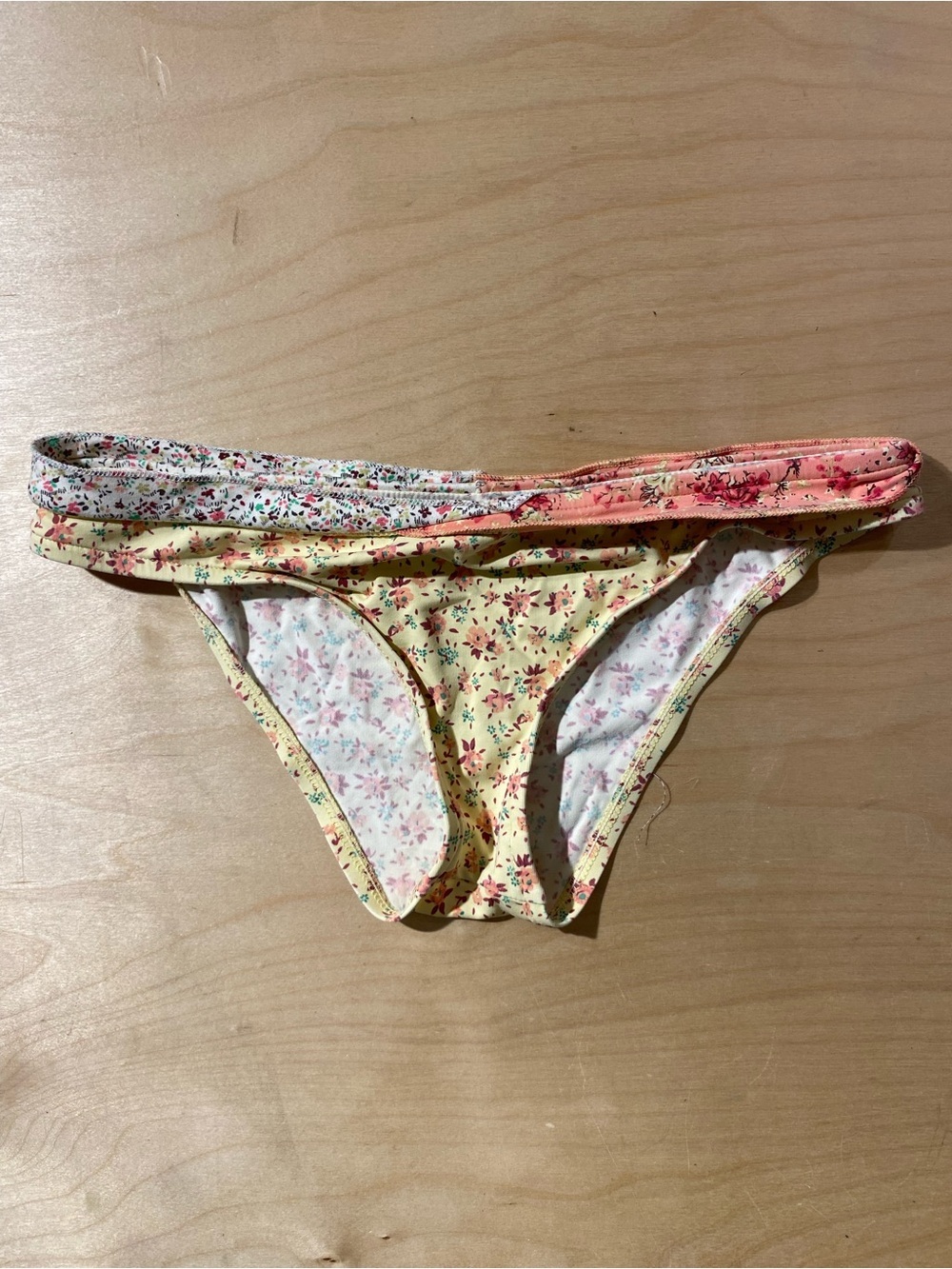 Lucky Brand Yellow Floral Bikini Bottoms Medium (RG)